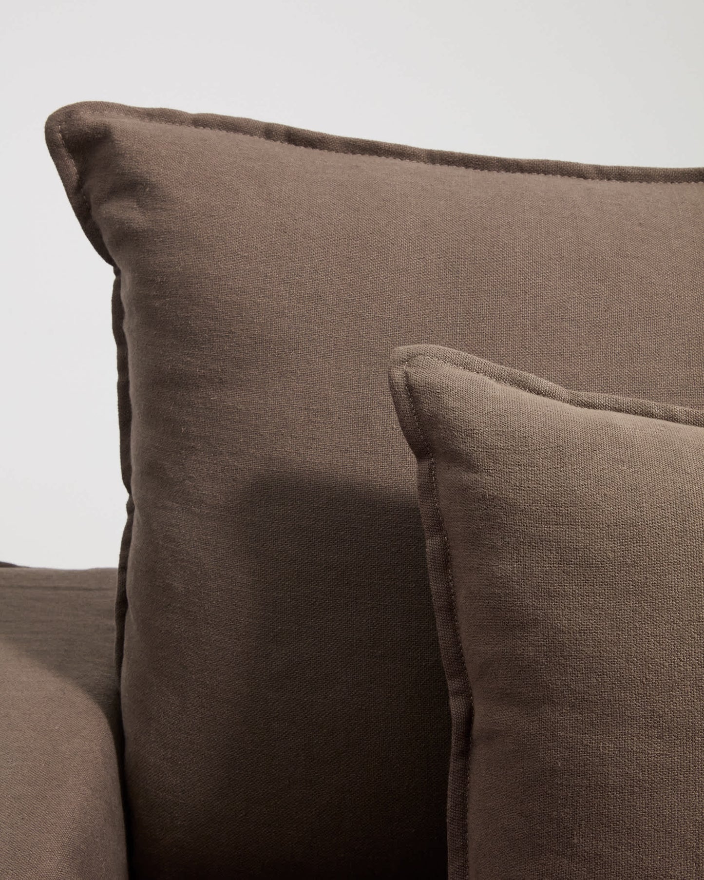 Poltrona sfoderabile Anarela in 100% lino tortora 150 cm FSC Mix Credit