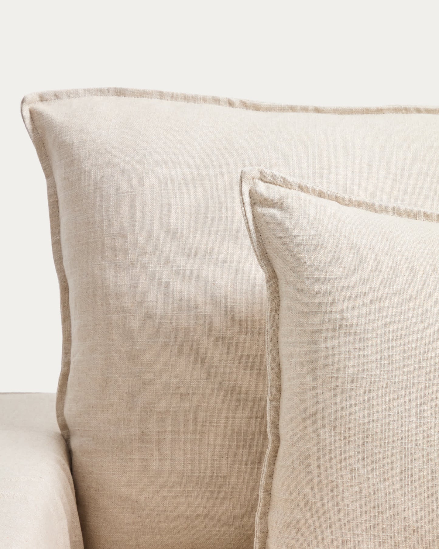 Poltrona sfoderabile Anarela in lino e viscosa beige 150 cm FSC Mix Credit