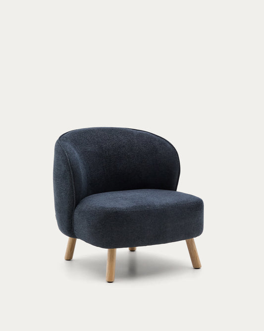 Poltrona Ulit in ciniglia blu-grigia e piedi in legno massello di faggio finitura naturale