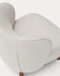 Poltrona Ulit in ciniglia beige e gambe in legno massiccio di frassino con finitura color noce