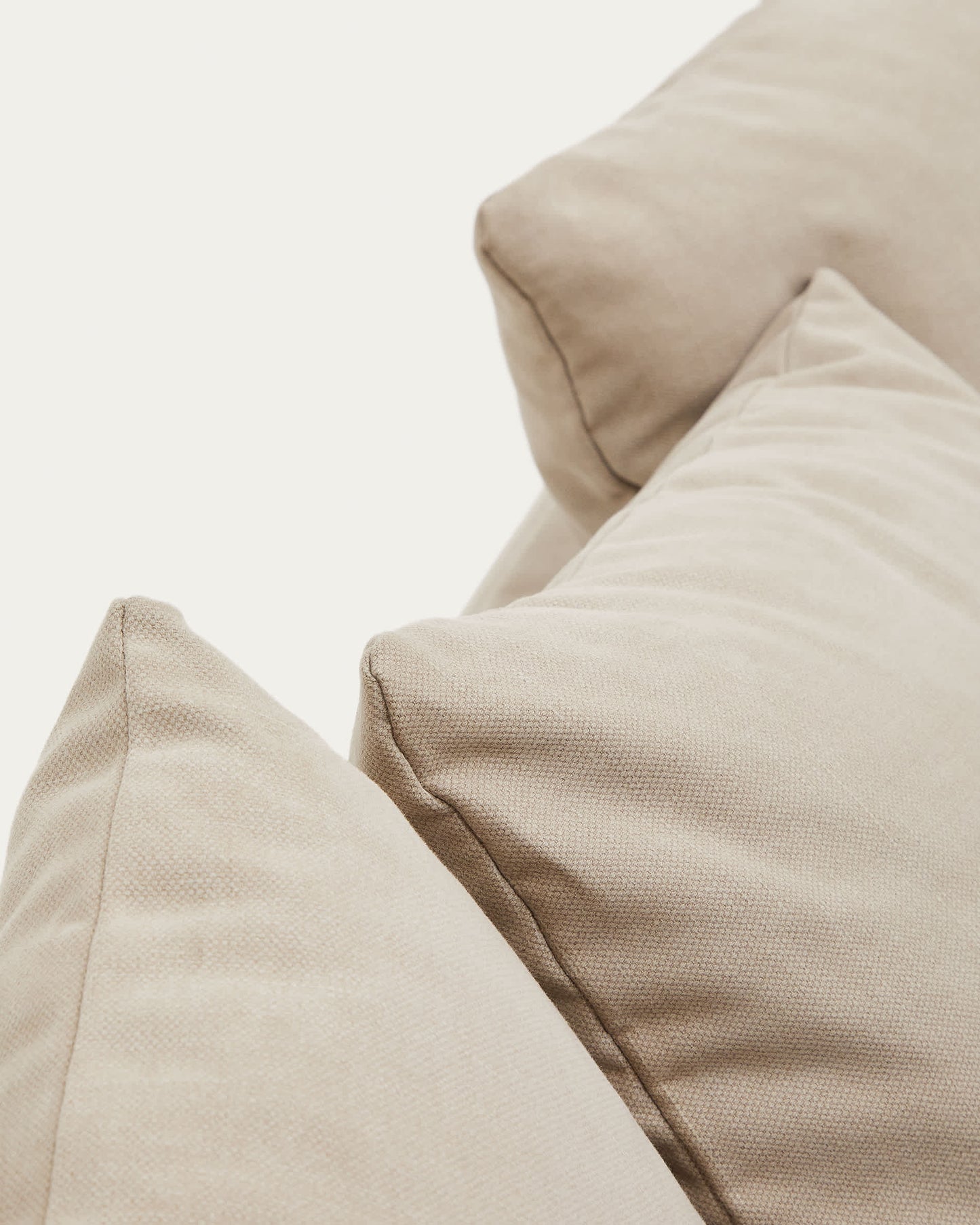 Divano sfoderabile Nora 4 posti con cuscini in lino e cotone taupe 340 cm