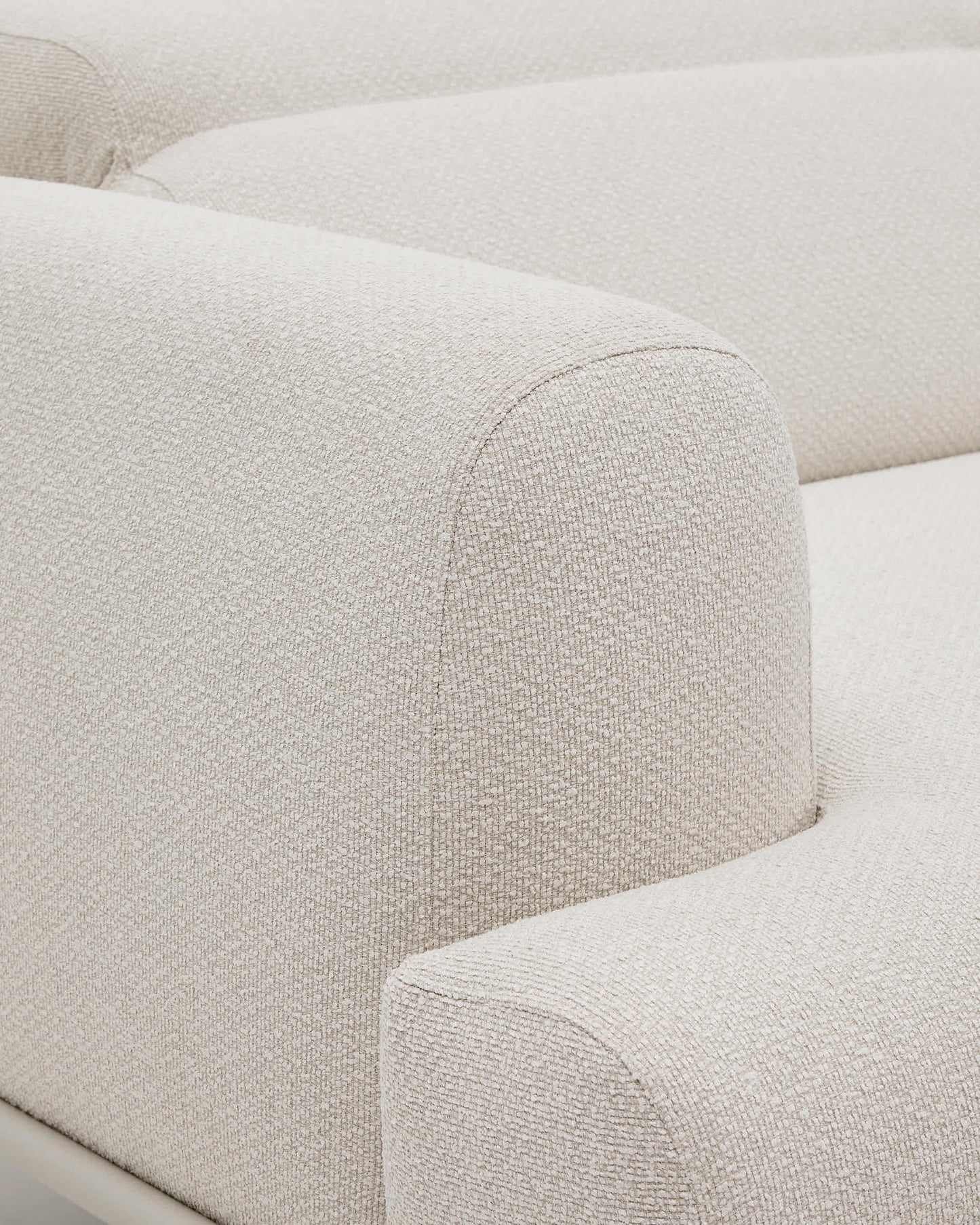 Divano Aurum a 3 posti con poggiatesta reclinabile e base in metallo beige opaco 234 cm