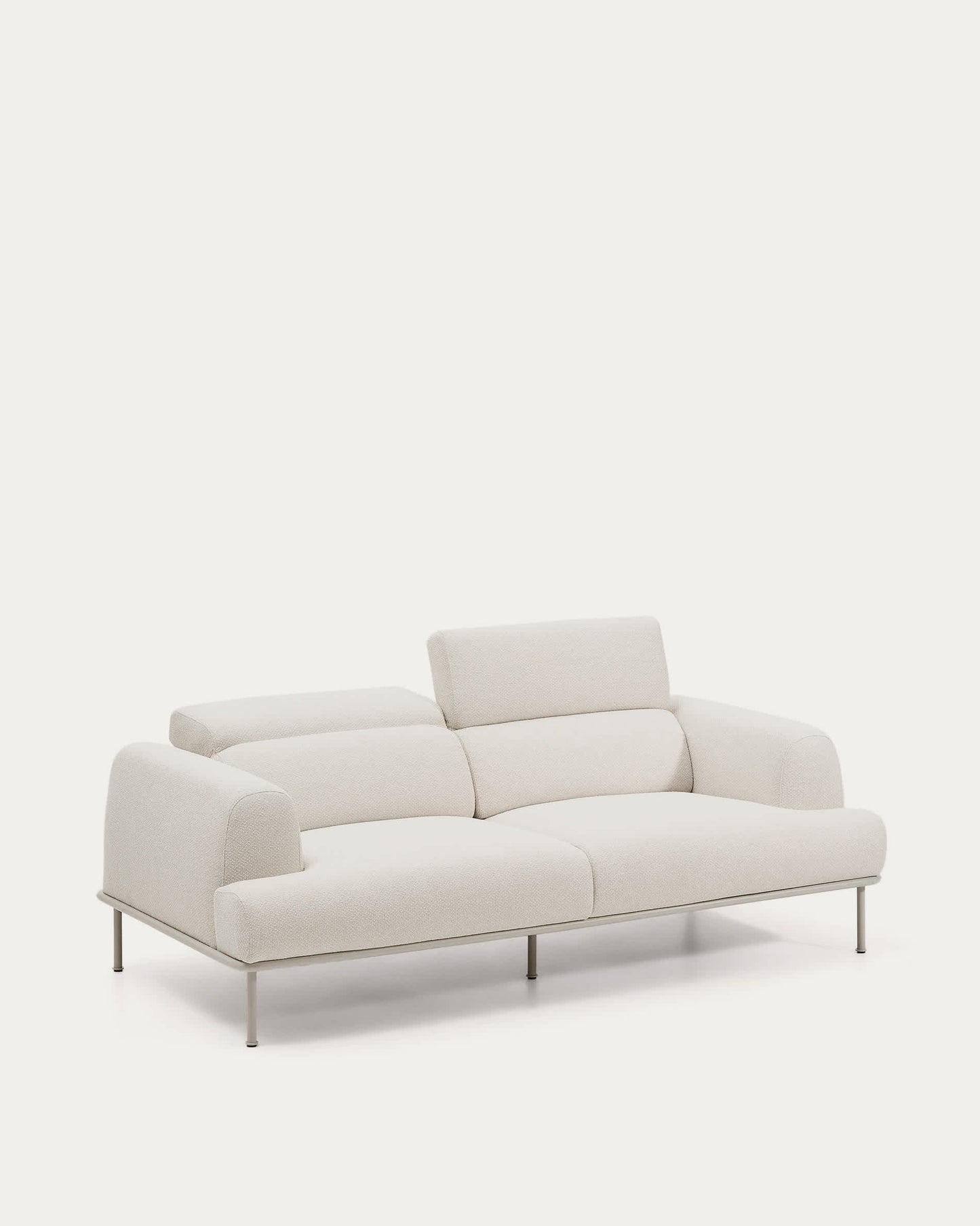 Divano Aurum a 3 posti con poggiatesta reclinabile e base in metallo beige opaco 234 cm