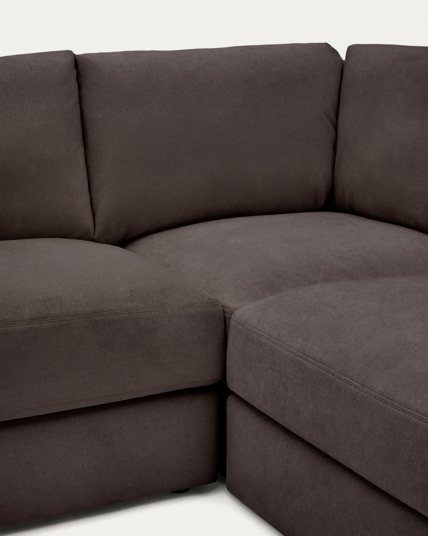 Divano angolare modulare Alea 5 posti sfoderabile in ciniglia marrone scuro 310 x 310 cm