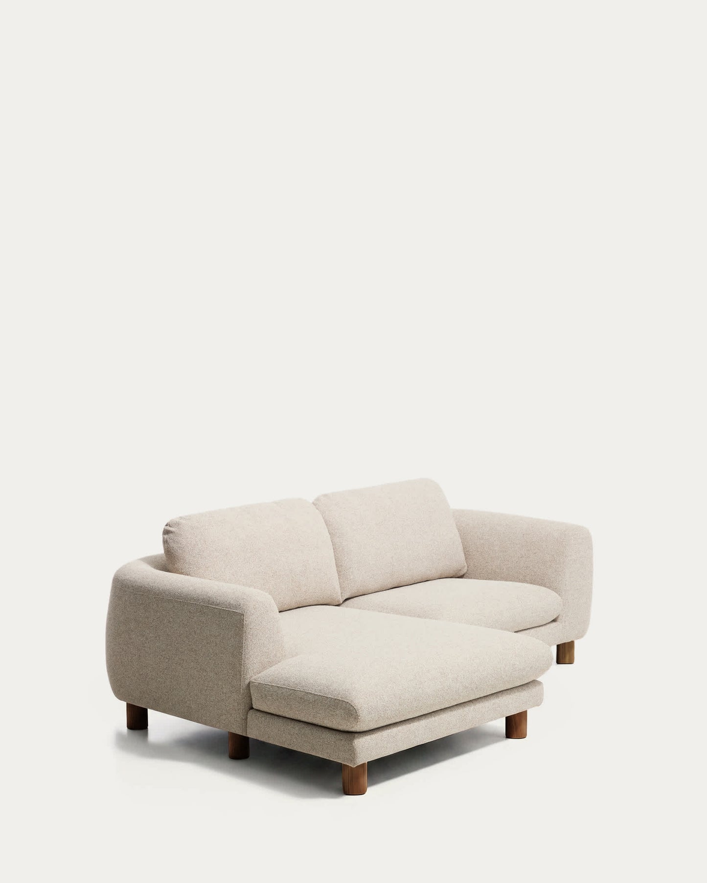 Divano Vera 3 posti con chaise longue sinistra beige con gambe in legno massiccio di frassino con finitura in noce 232 cm FSC Mix Credit