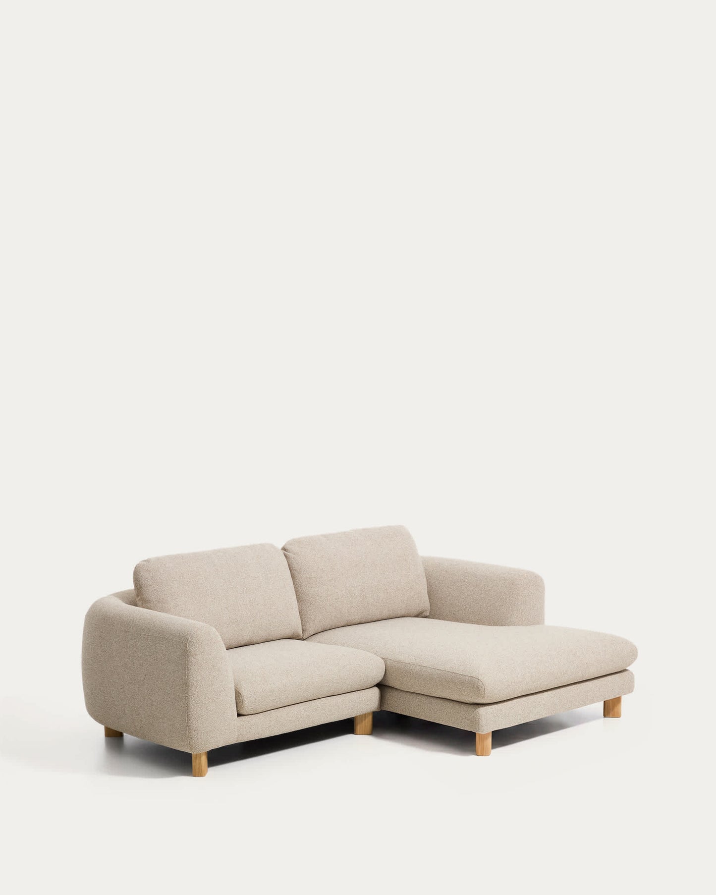 Divano Vera 3 posti con chaise longue destra beige con gambe in legno massiccio di frassino con finitura naturale 232 cm FSC Mix Credit