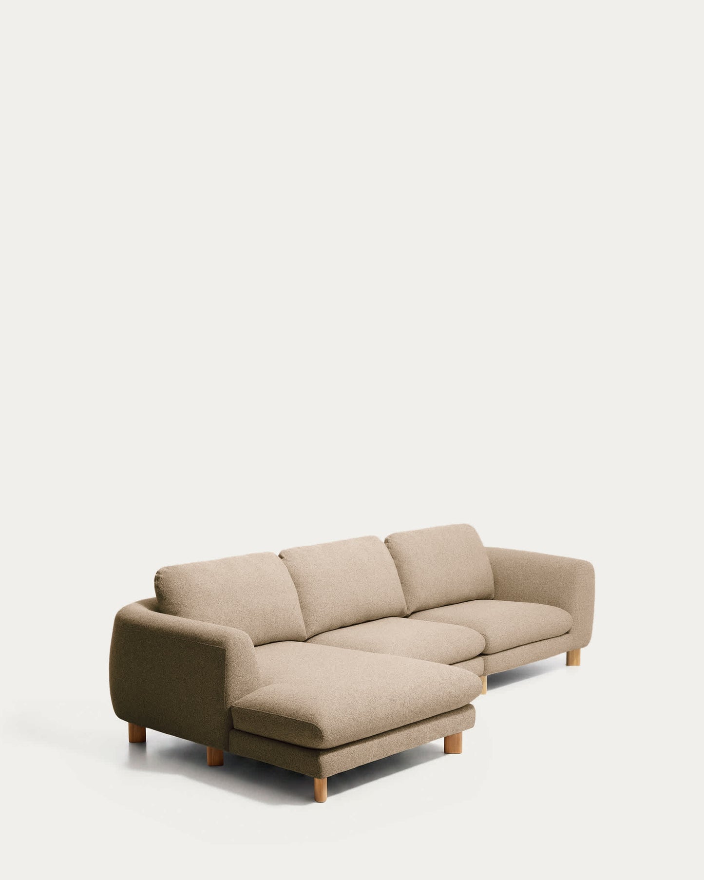 Divano Vera 4 posti con chaise longue sinistra marrone chiaro con gambe in legno massiccio di frassino con finitura naturale 322 cm FSC Mix Credit