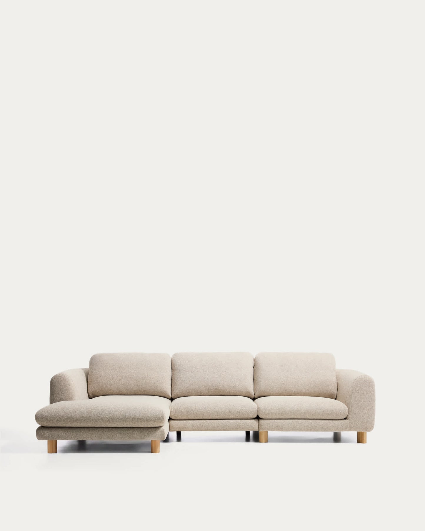 Divano Vera 4 posti con chaise longue sinistra beige con gambe in legno massiccio di frassino con finitura naturale 322 cm  FSC Mix Credit