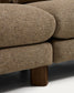 Divano ad angolo Vera 5 posti marrone chiaro con gambe in legno massiccio di frassino finitura in noce 330 X 330 cm FSC Mix Credit