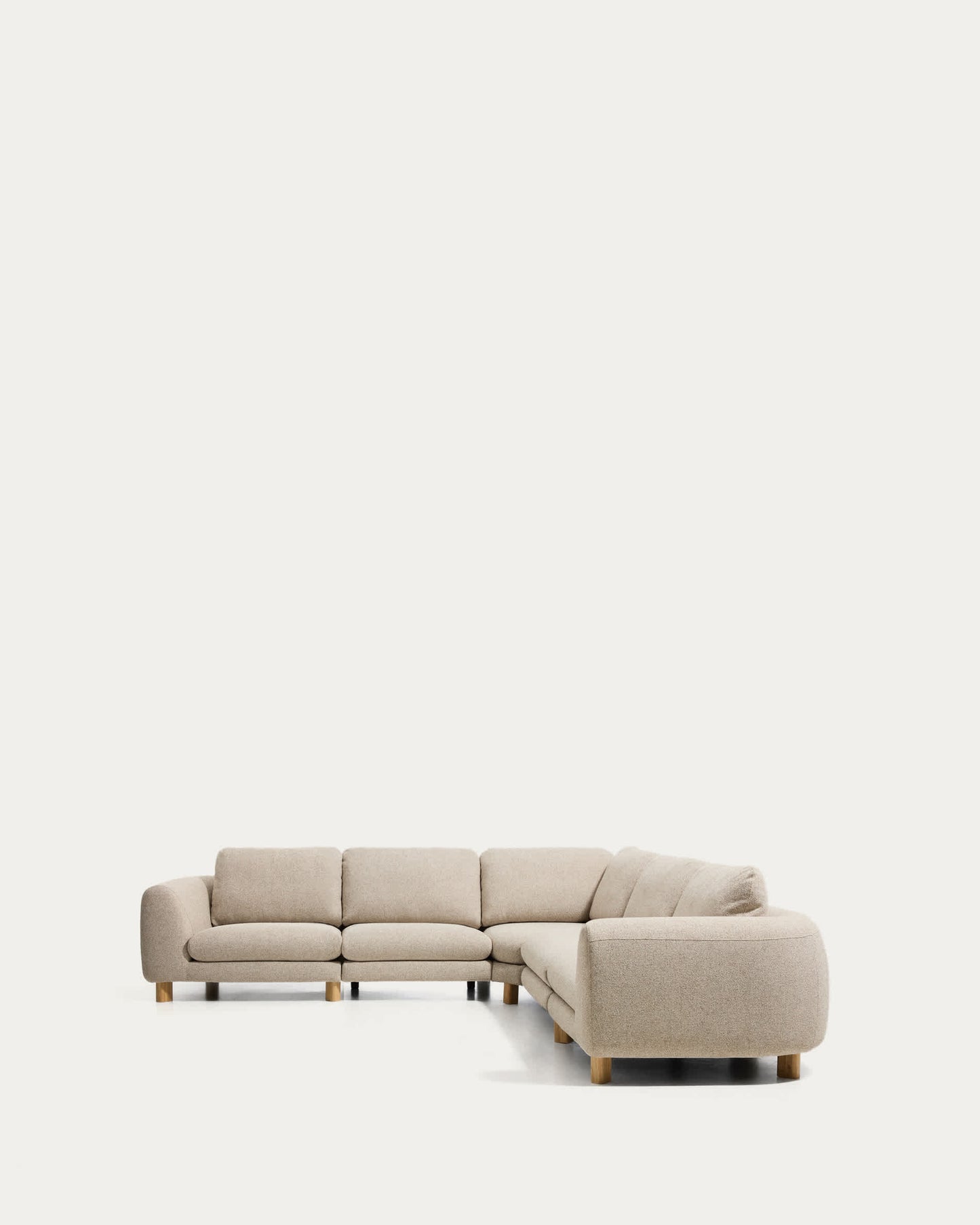 Divano ad angolo Vera 5 posti beige con gambe in legno massiccio di frassino con finitura naturale 330 x 330 cm FSC Mix Credit