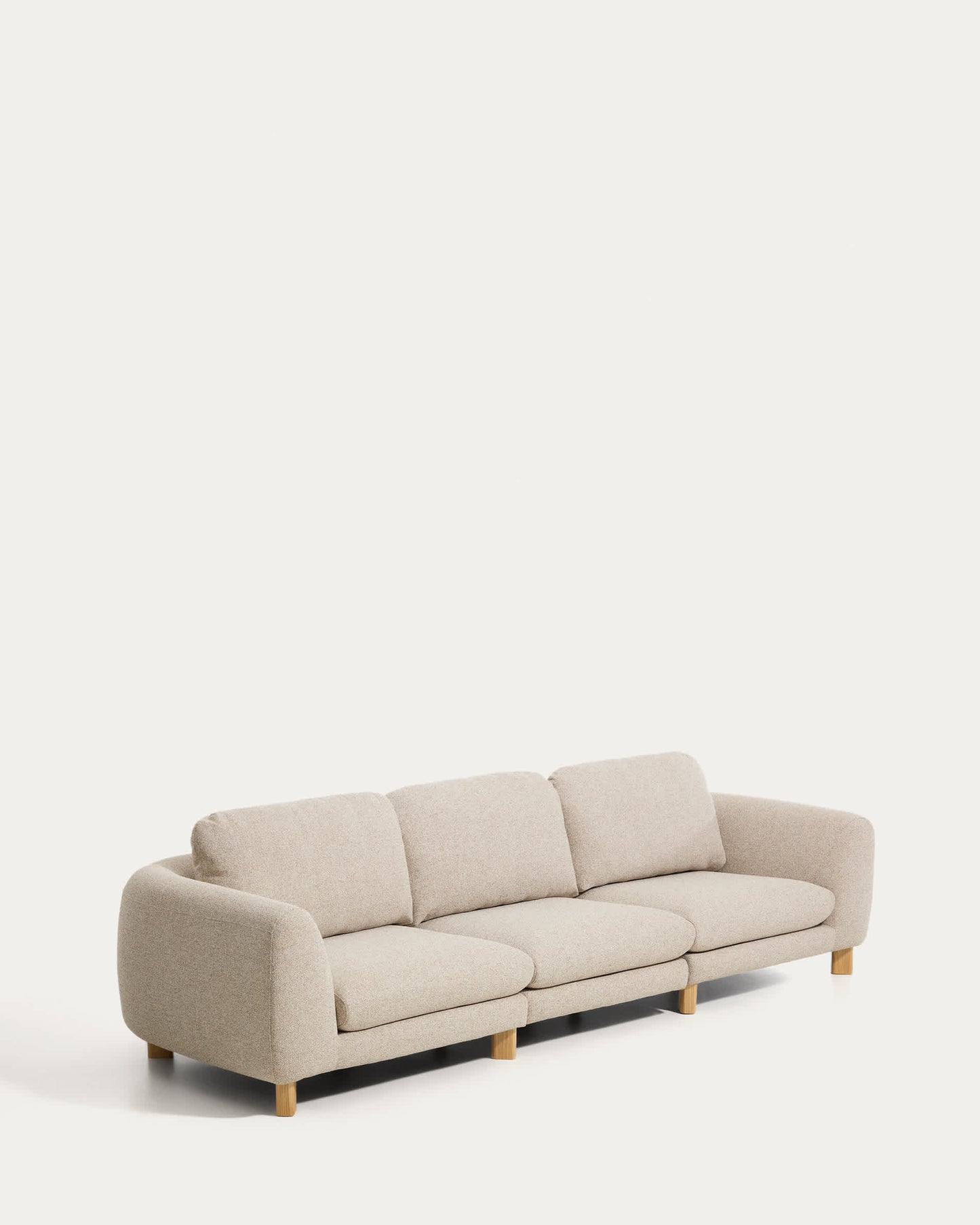Divano Vera 4 posti beige con gambe in legno massiccio di frassino con finitura naturale 320 cm FSC Mix Credit