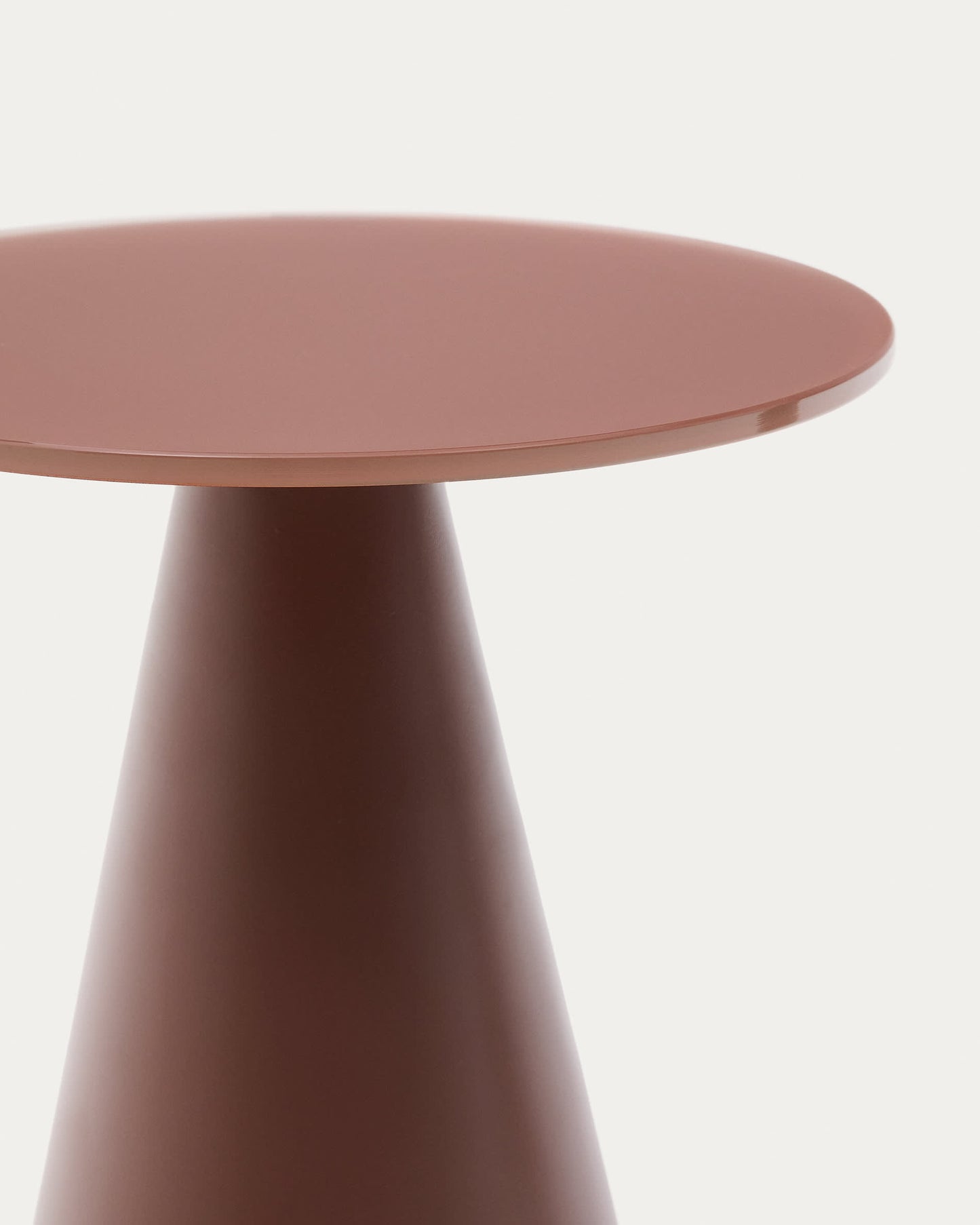 Tavolino d’appoggio Wilshire in vetro temperato smerigliato e acciaio verniciato terracotta satinato Ø30cm
