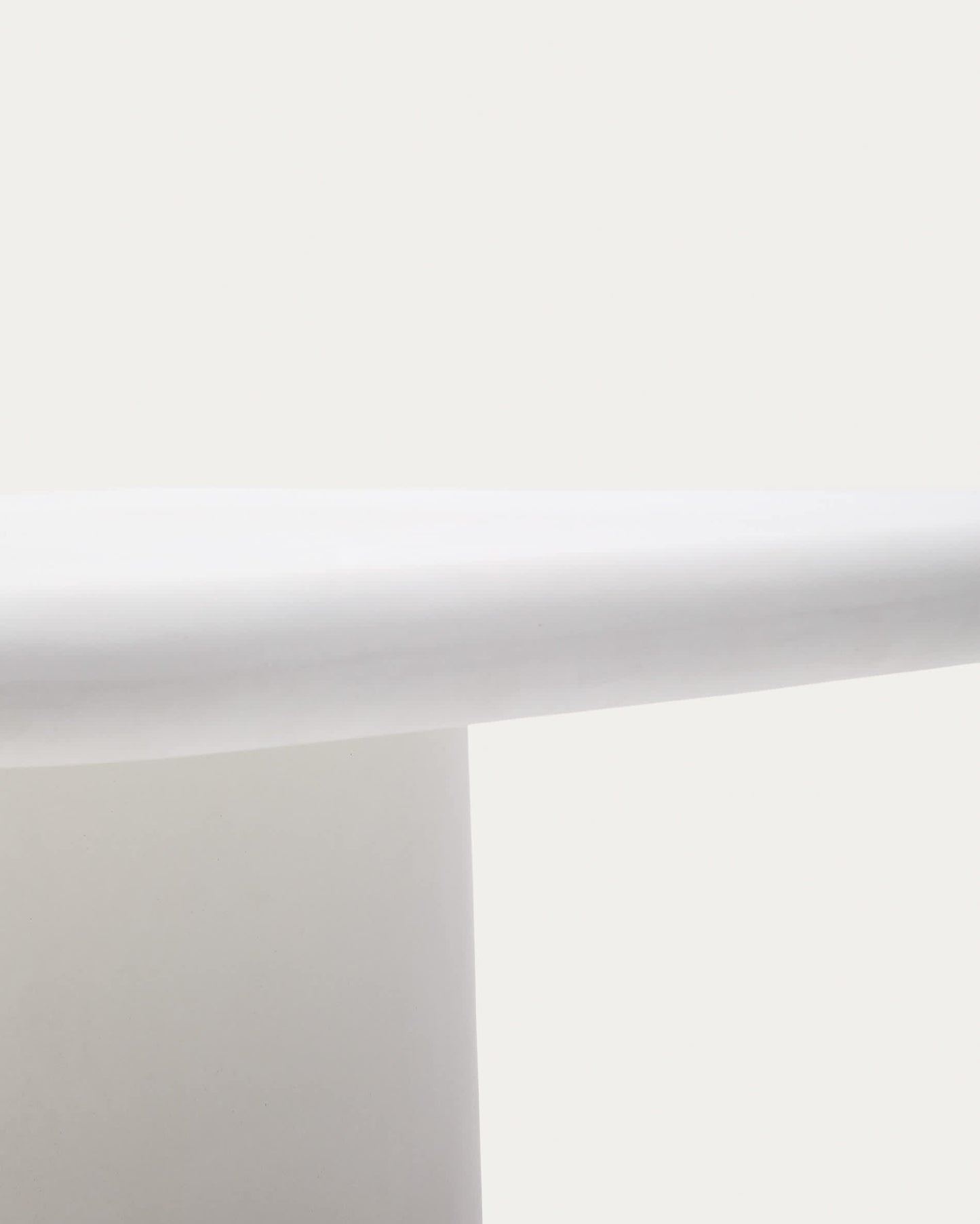 Tavolo Addaia in cemento bianco 135 x135 cm