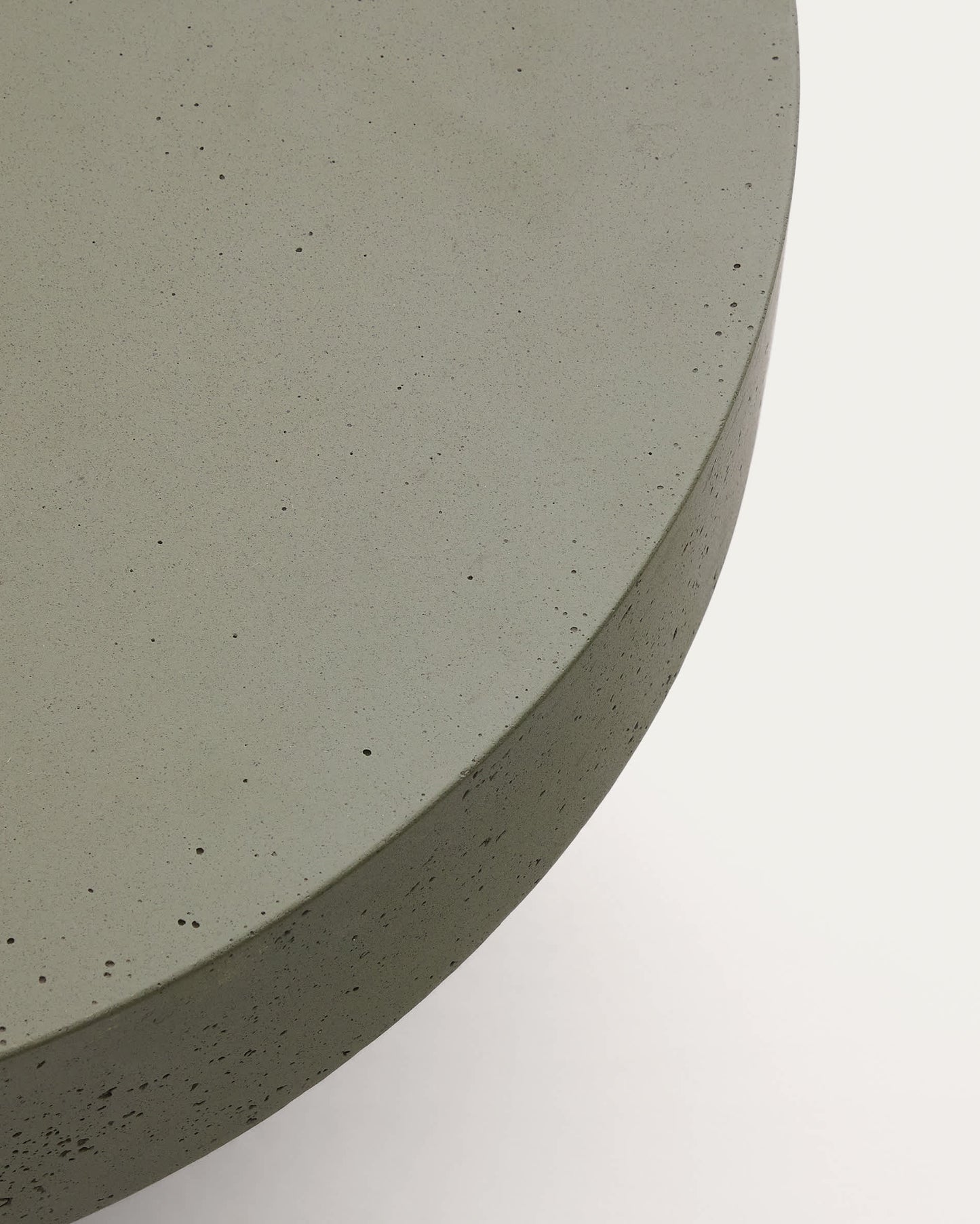 Tavolino Aiguablava da salotto in cemento verde Ø 66 cm