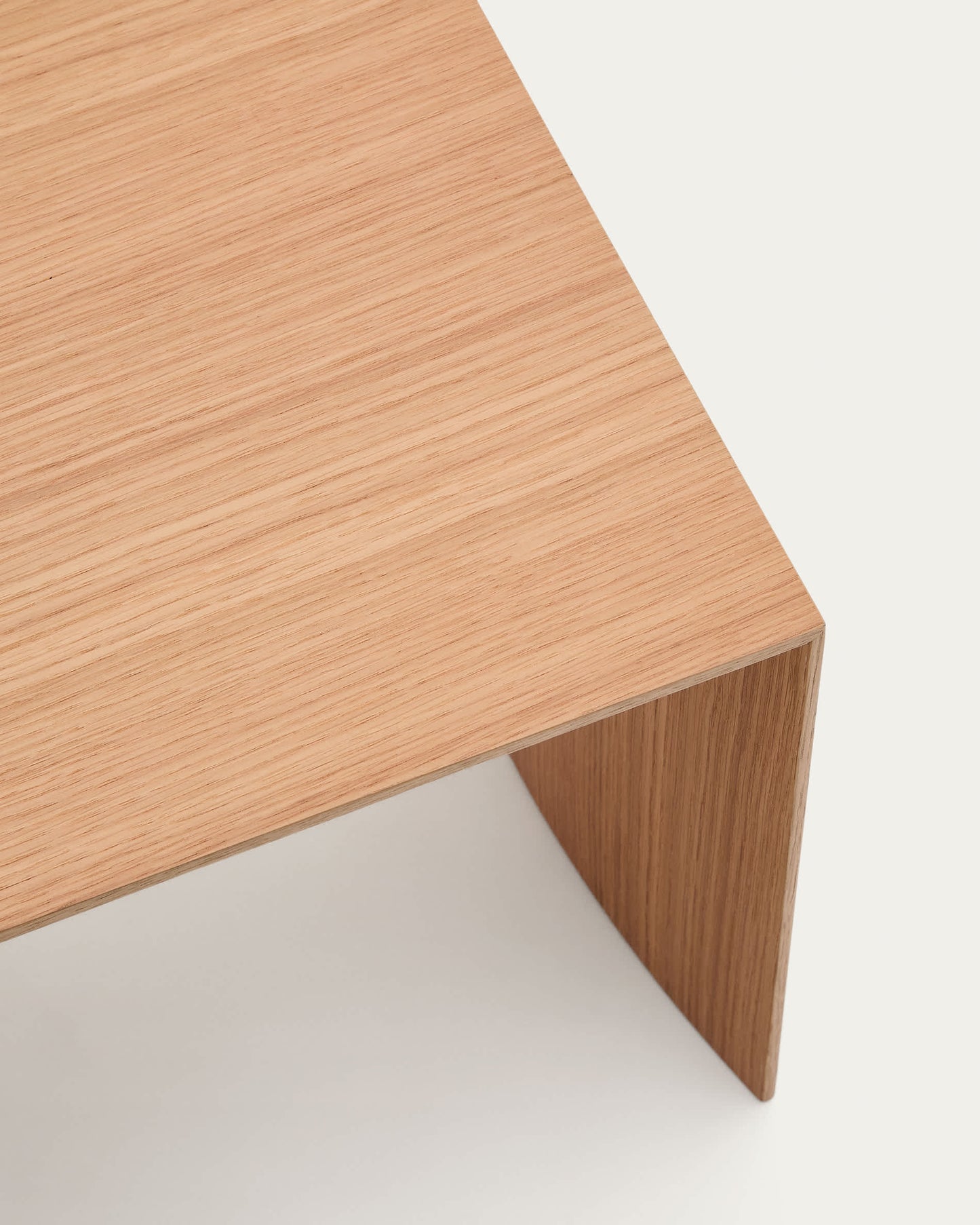 Tavolino d’appoggio Litto con impiallacciatura in rovere 55 x 40 cm