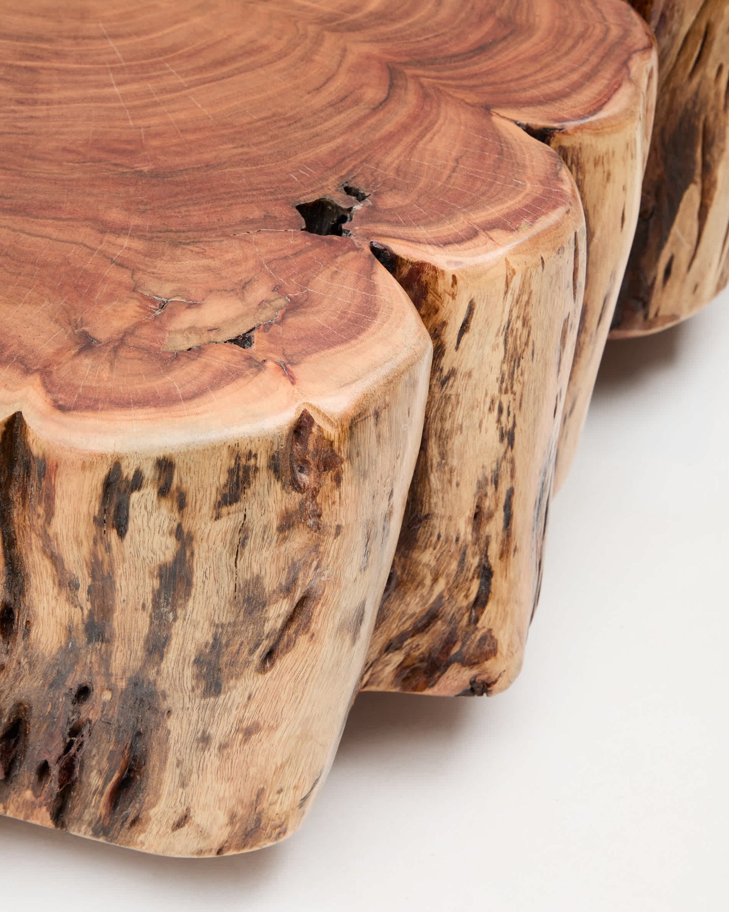 Tavolino da salotto Tavine in legno massiccio di acacia sbiancato con rotelle Ø 65 cm