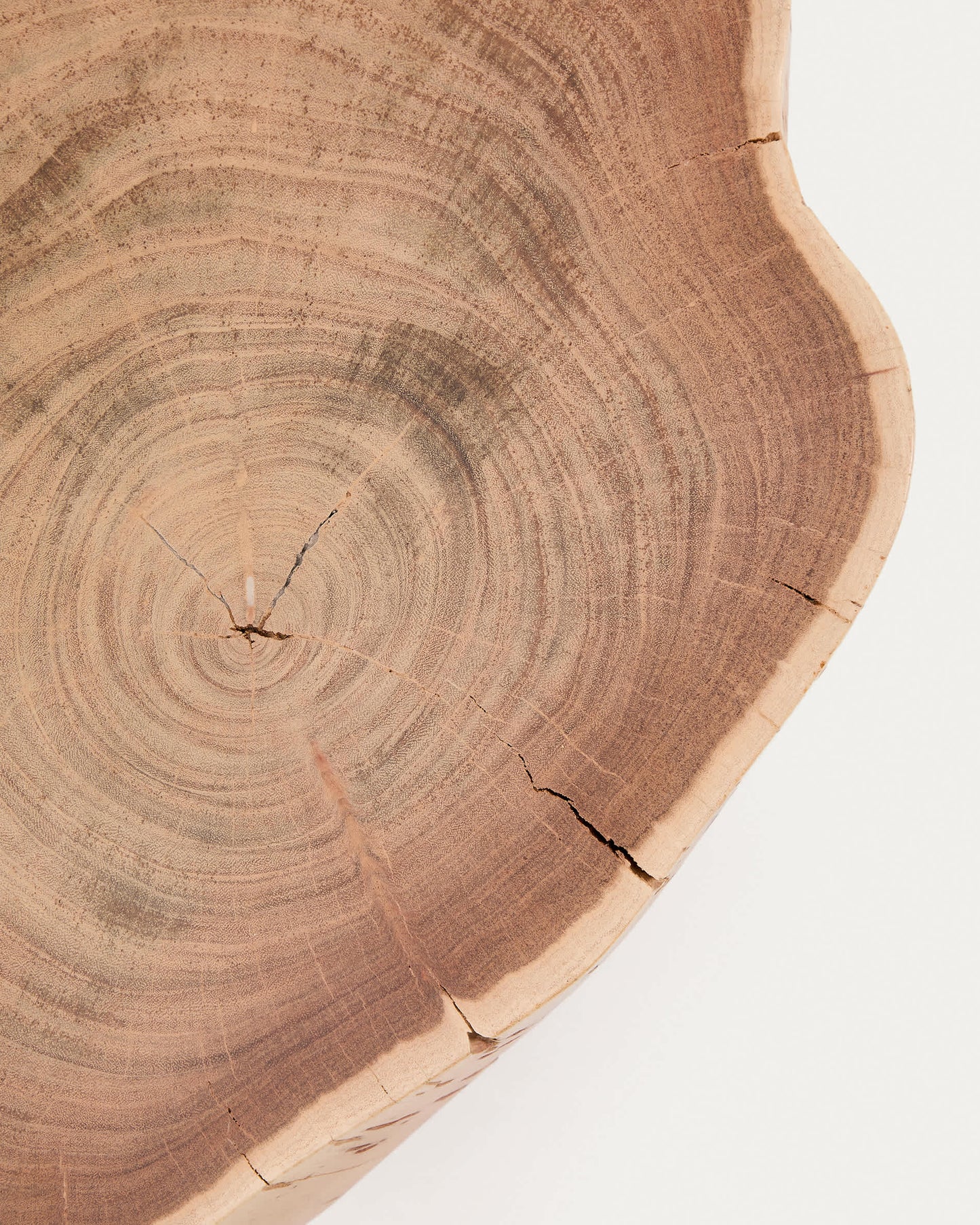 Tavolino da salotto Tavine in legno massiccio di acacia con finitura sbiancata e gambe in acciaio nero Ø49 cm