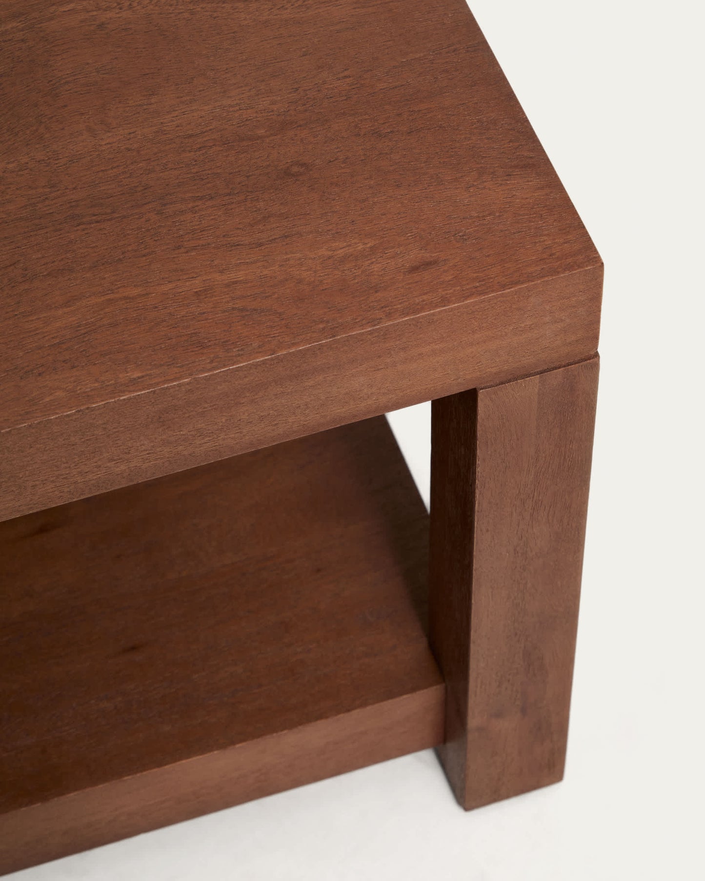 Tavolino da appoggio Norani in legno massiccio e impiallacciatura di acacia 90 x 90 cm