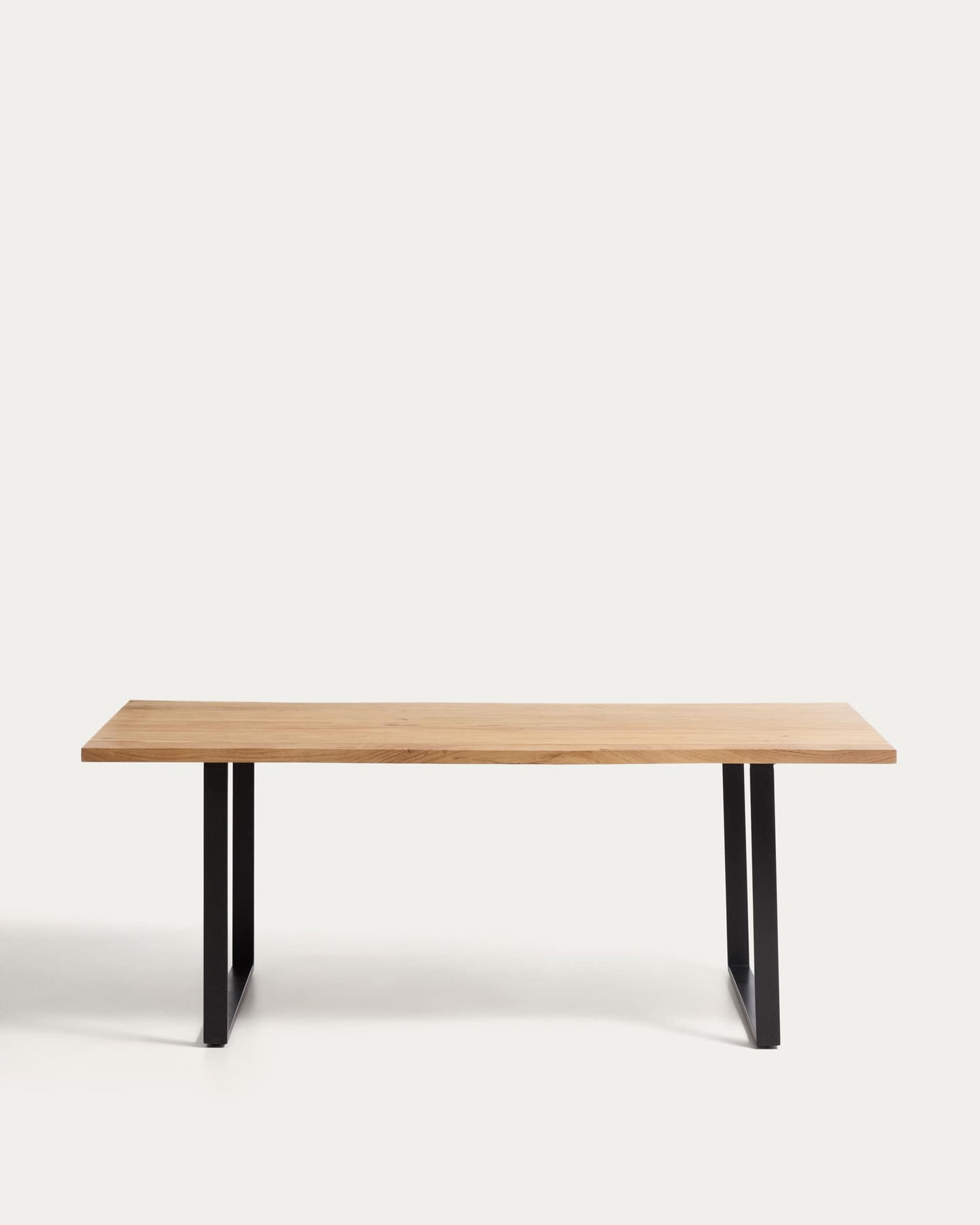 Tavolo Uxue in legno massiccio di acacia e gambe in acciaio nero 200 x 90 cm