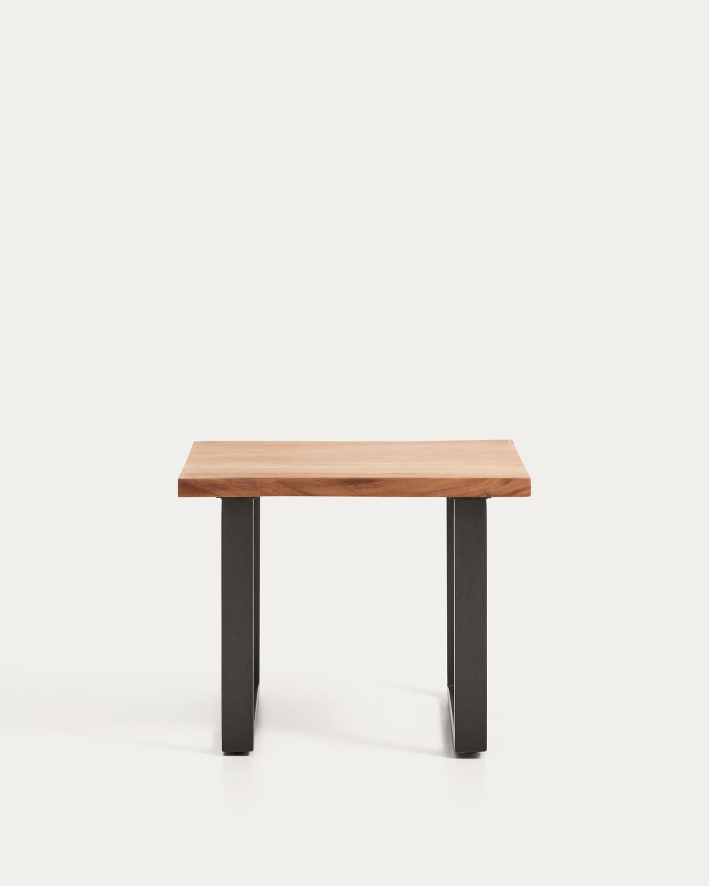 Tavolino da appoggio Uxue in legno massiccio di acacia e gambe in acciaio nero 65 x 65 cm