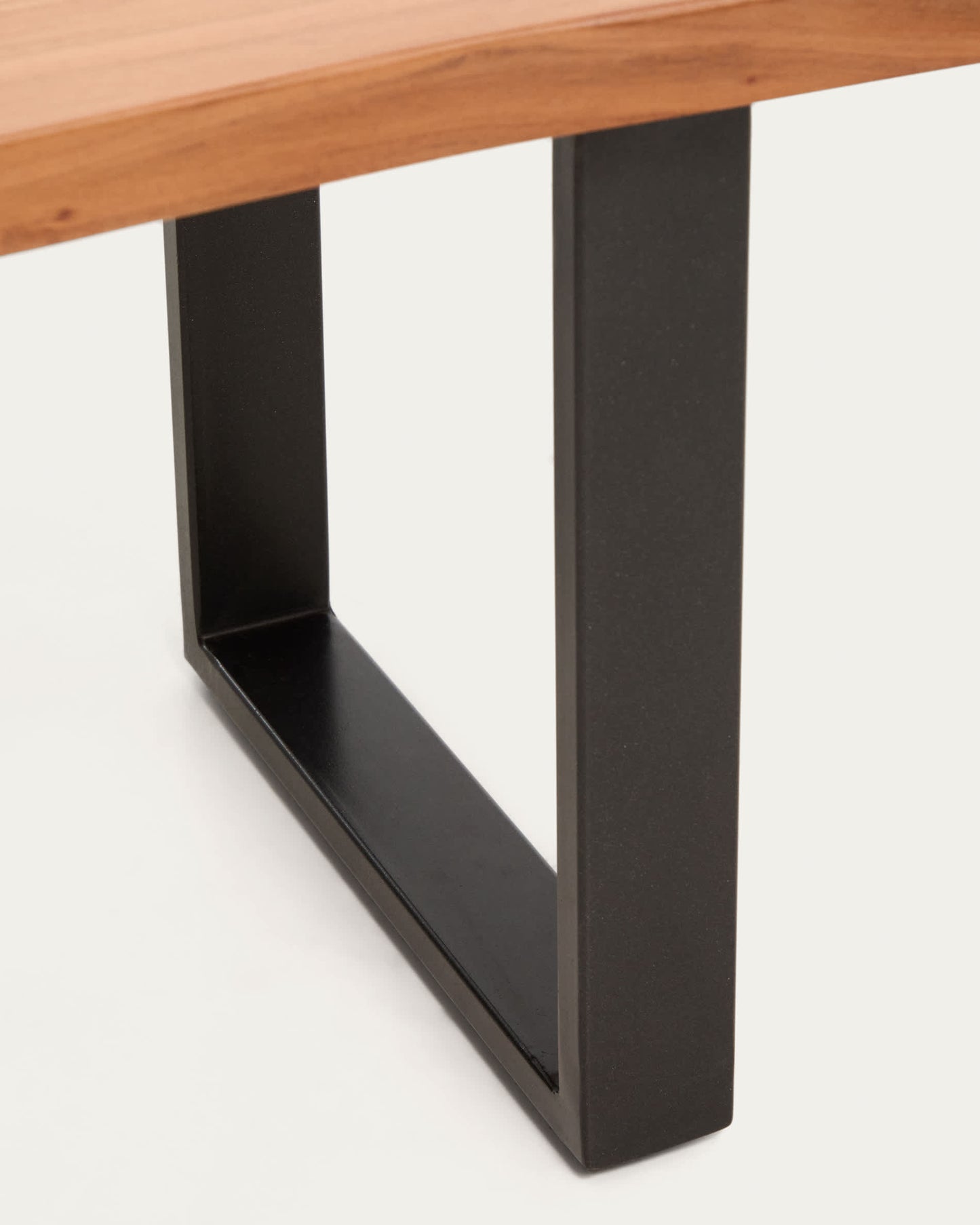 Panca Uxue in legno massiccio di acacia e gambe in acciaio nero 180 x 45 cm