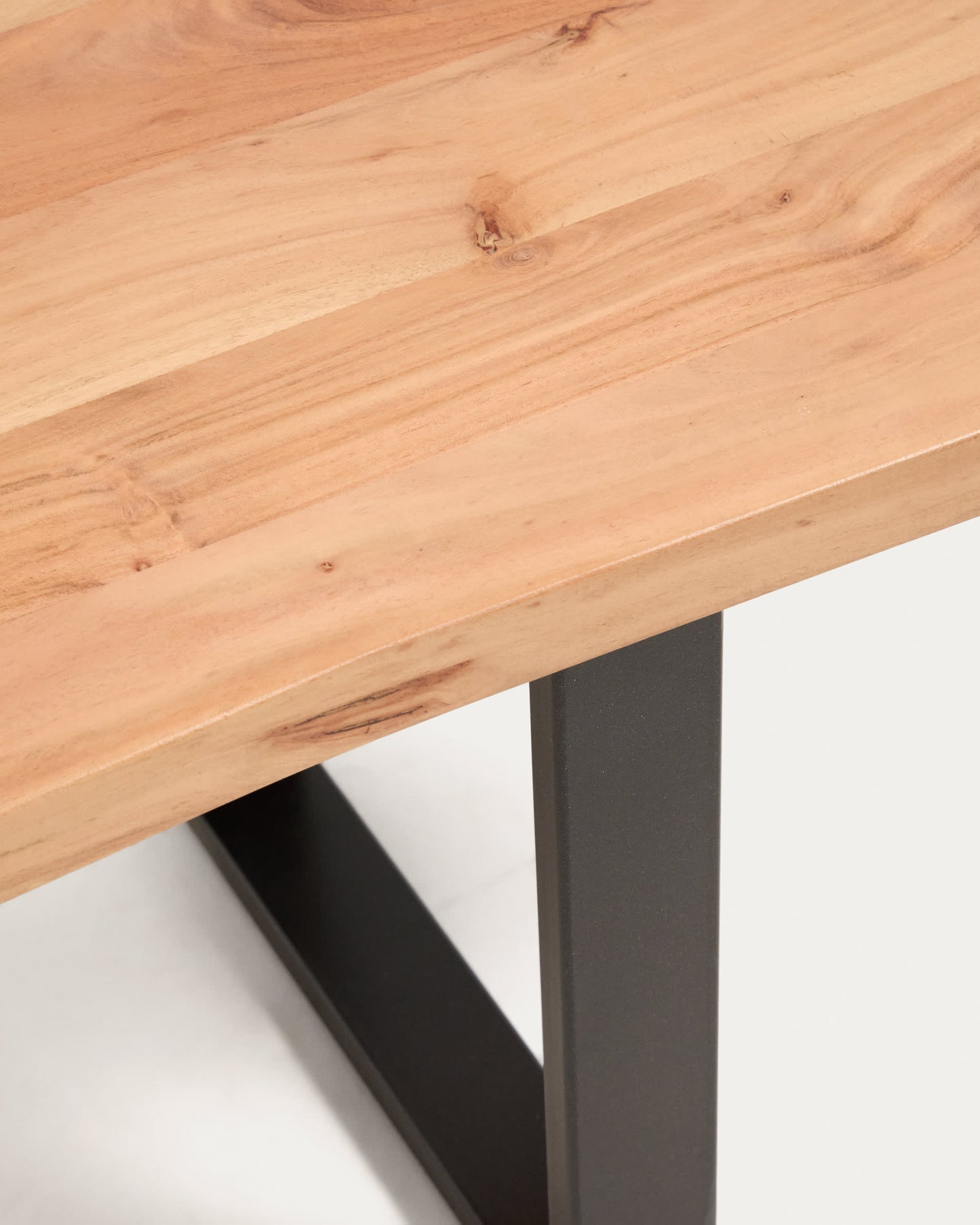 Panca Uxue in legno massiccio di acacia e gambe in acciaio nero 160 x 45 cm