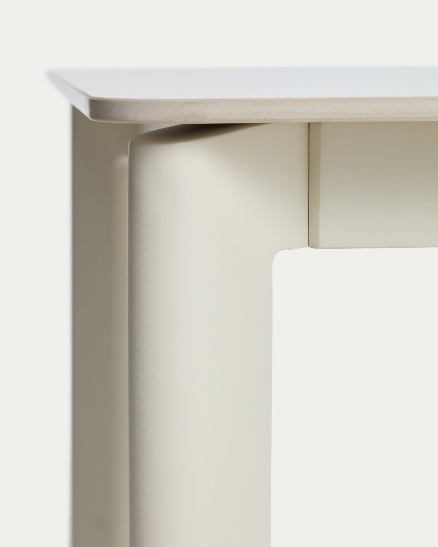 Tavolo Anafi in pietra sinterizzata e alluminio beige 140 x 80 cm