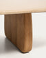 Tavolino da salotto Pirita in travertino beige e gambe in rovere massiccio con finitura naturale 147 x 65 cm FSC 100%