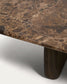 Tavolino da salotto Pirita in marmo marrone e gambe in rovere massiccio con finitura scura 147 x 65 cm FSC 100%