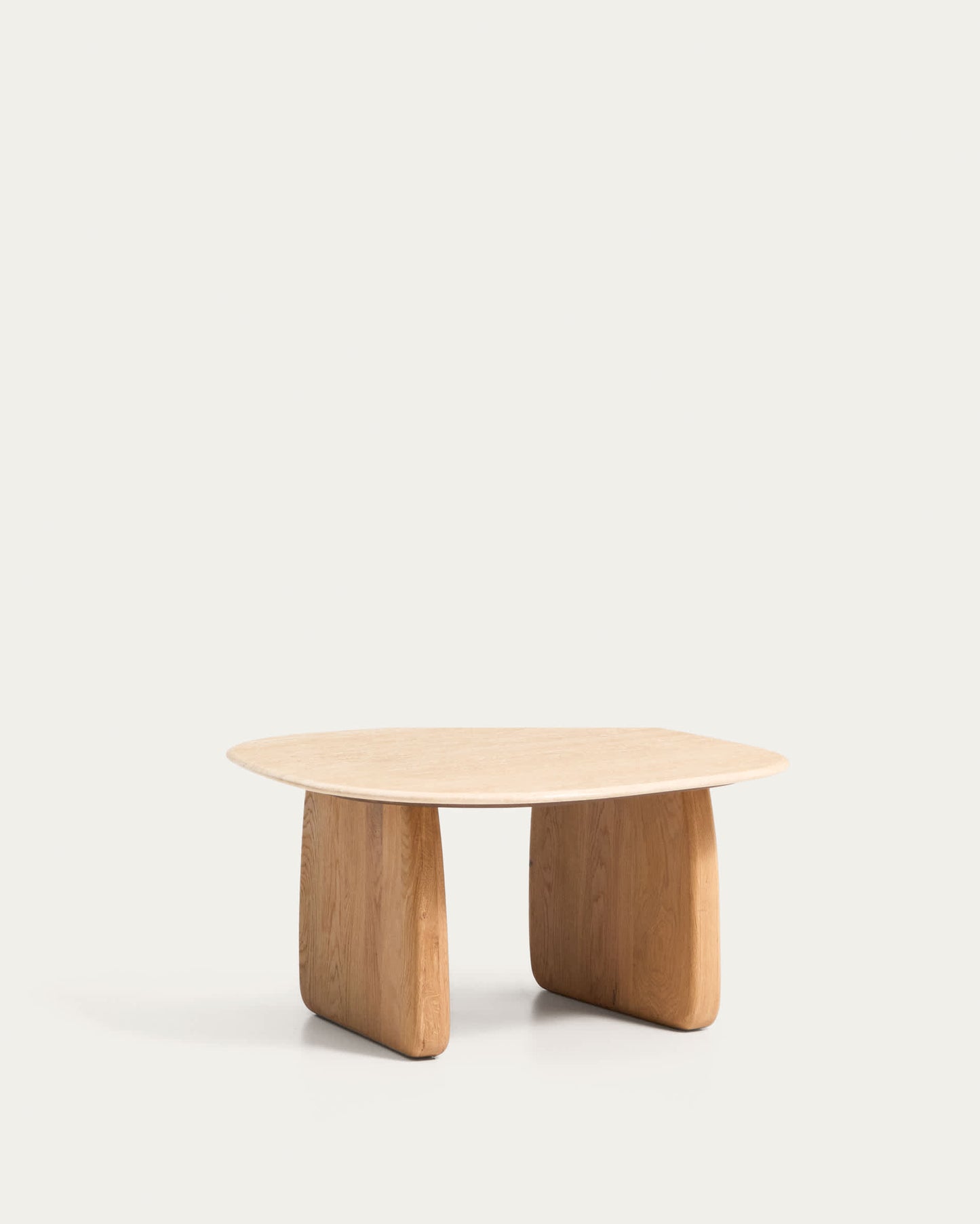 Tavolino da appoggio Pirita in travertino beige e gambe in rovere massiccio con finitura naturale 71 x 70 cm FSC 100%