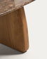Tavolino da appoggio Pirita in marmo marrone e gambe in rovere massiccio con finitura in tonalità naturale 71 x 70 cm FSC 100%