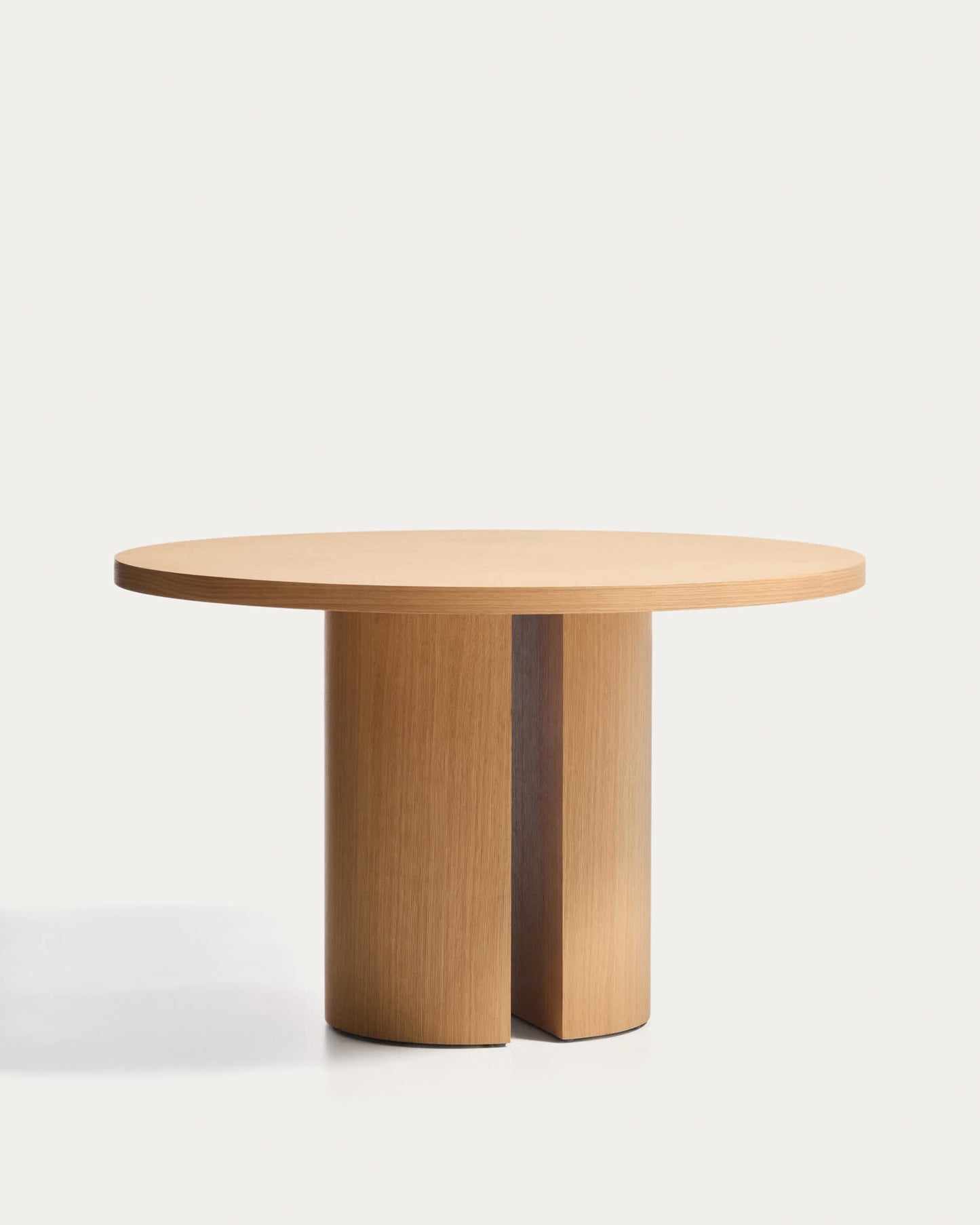 Tavolo rotondo Nealy con impiallacciatura in rovere e finitura naturale Ø 120 cm
