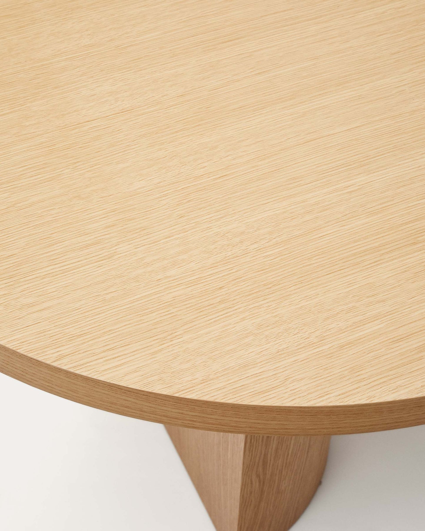 Tavolo Nealy con impiallacciatura in rovere e finitura naturale 240 x 100 cm
