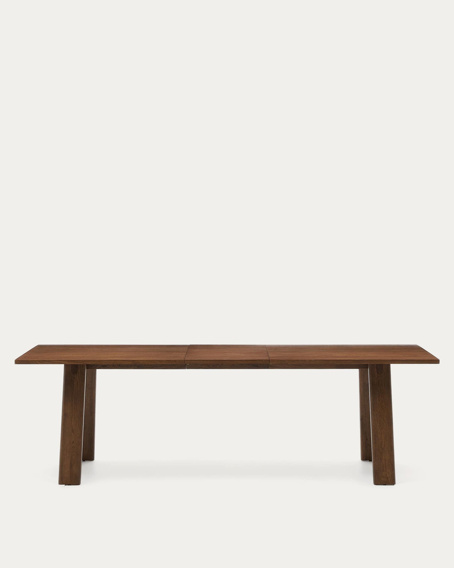 Tavolo allungabile Arlen con impiallacciatura e legno massiccio di rovere con finitura in noce 200 (250) x 95 cm