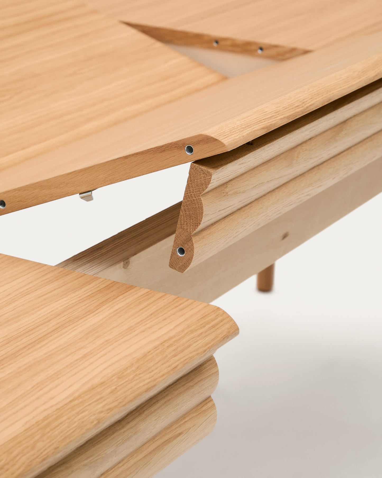 Tavolo allungabile Lenon con impiallacciatura e legno massiccio di rovere naturale 200 (280) x 90 cm