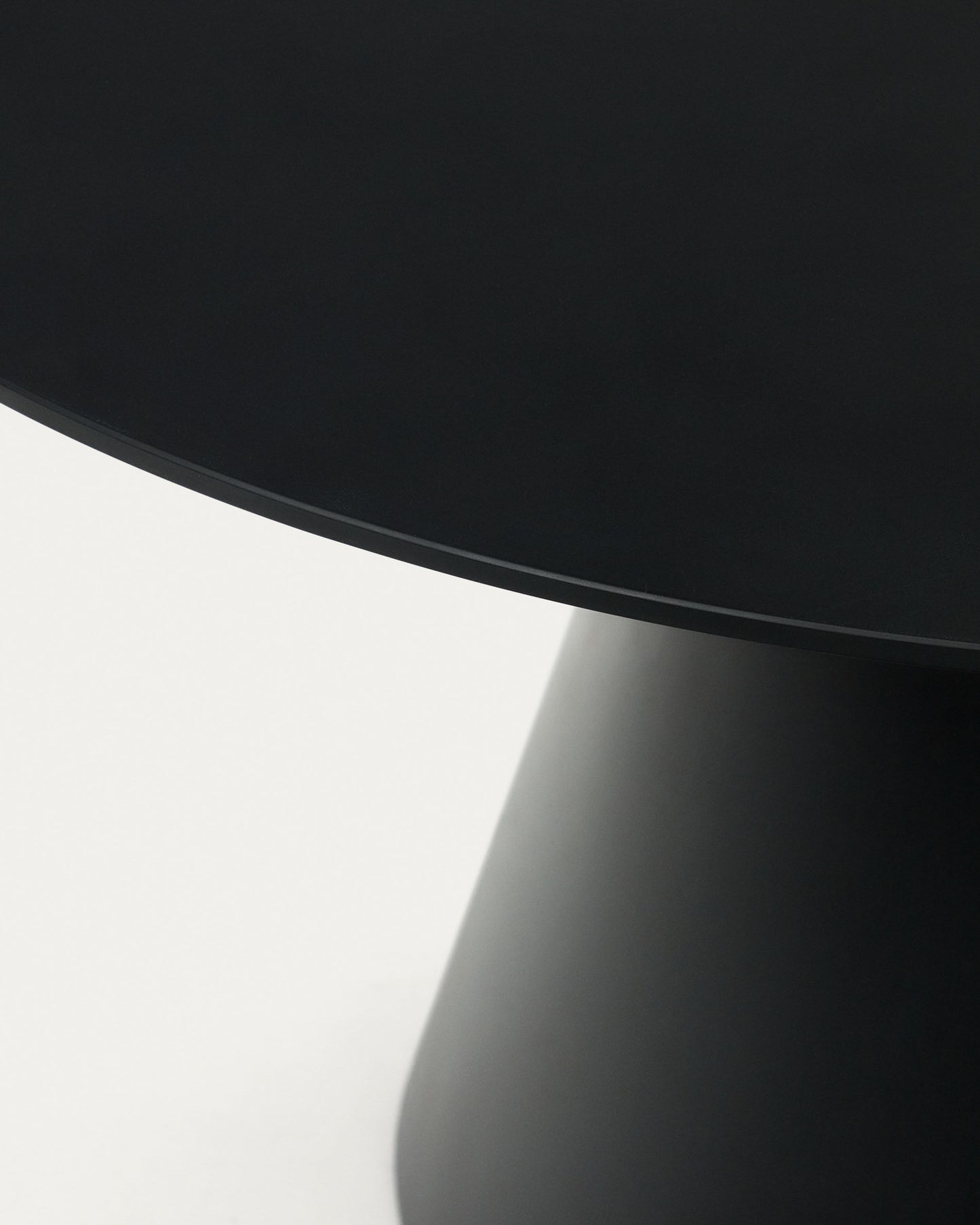 Tavolo rotondo Wilshire in vetro temperato e metallo verniciato nero Ø 120 cm