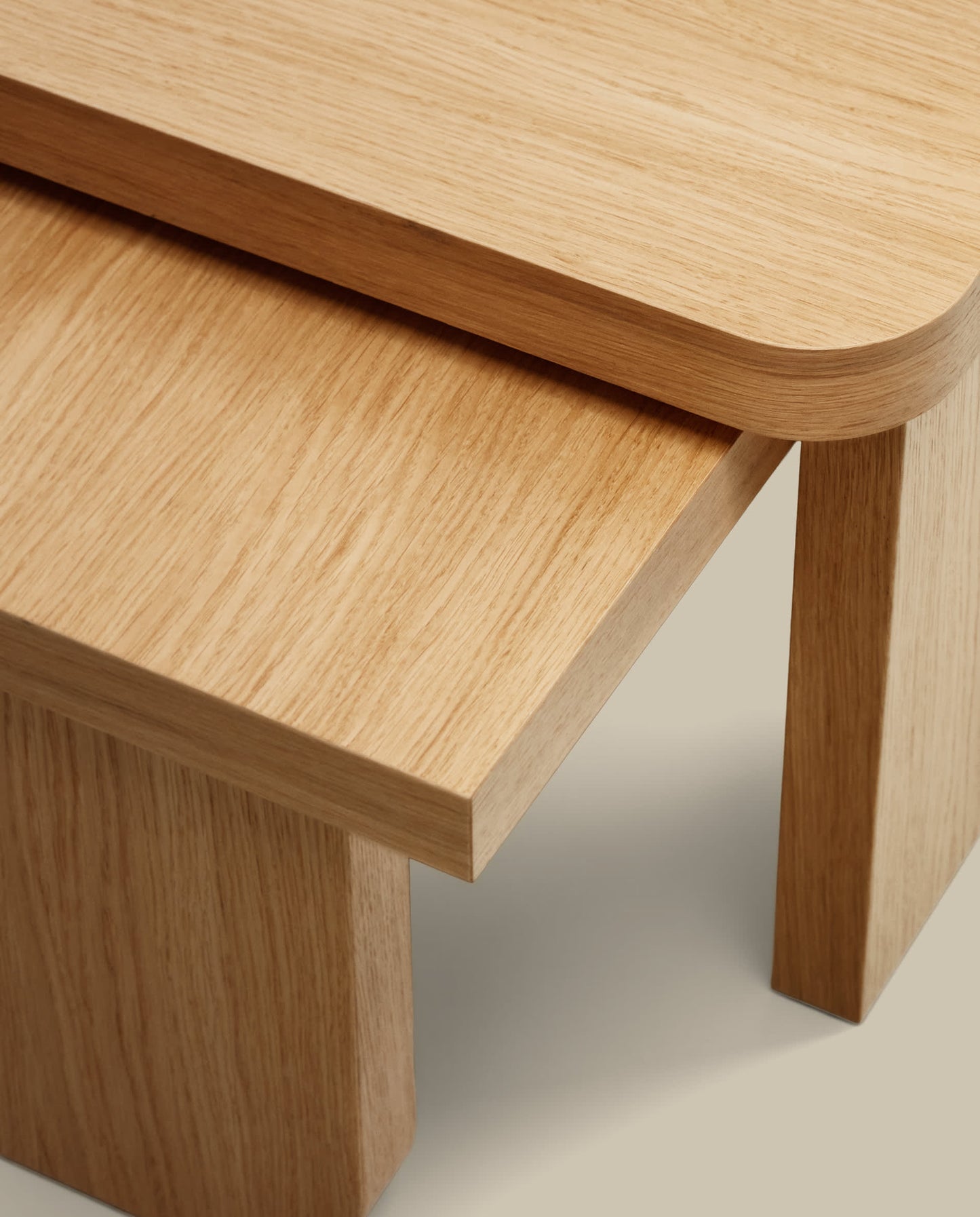 Set Oaq di 2 tavolini impiallacciato rovere finitura naturale