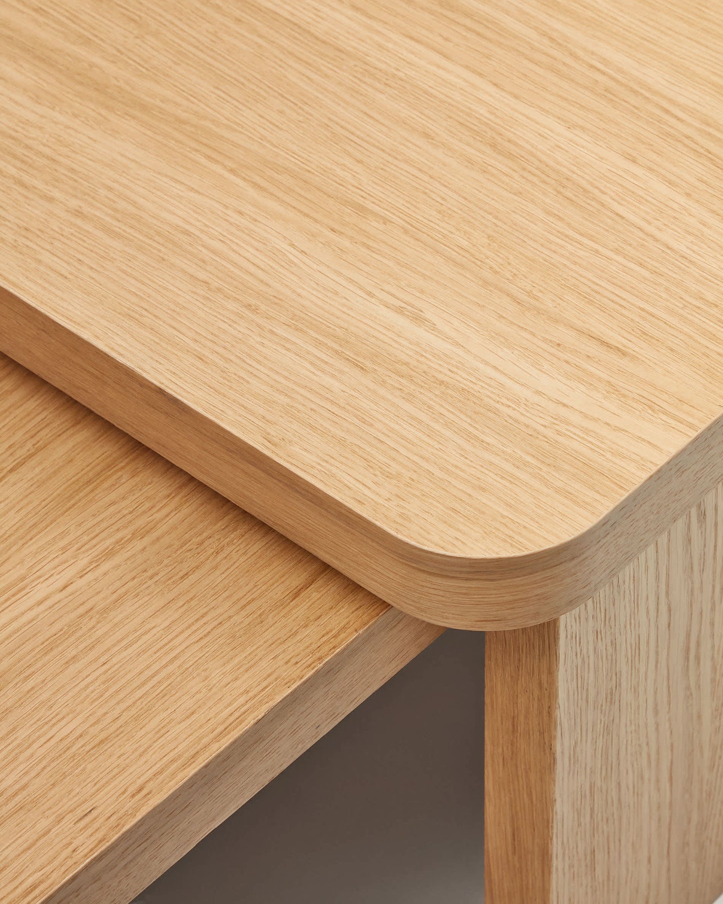 Set Oaq di 2 tavolini impiallacciato rovere finitura naturale