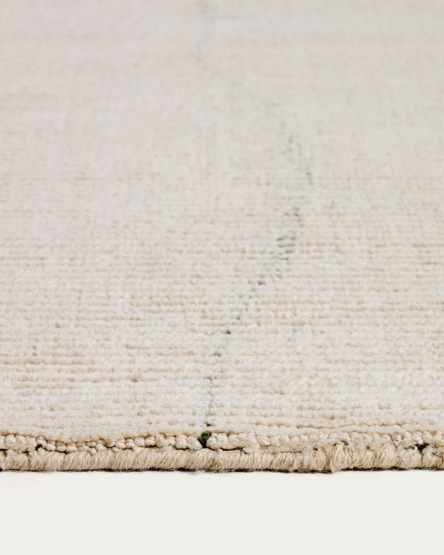 Tappeto Lisdan in fibre sintetiche écru con dettaglio grafico verde 160 x 230 cm