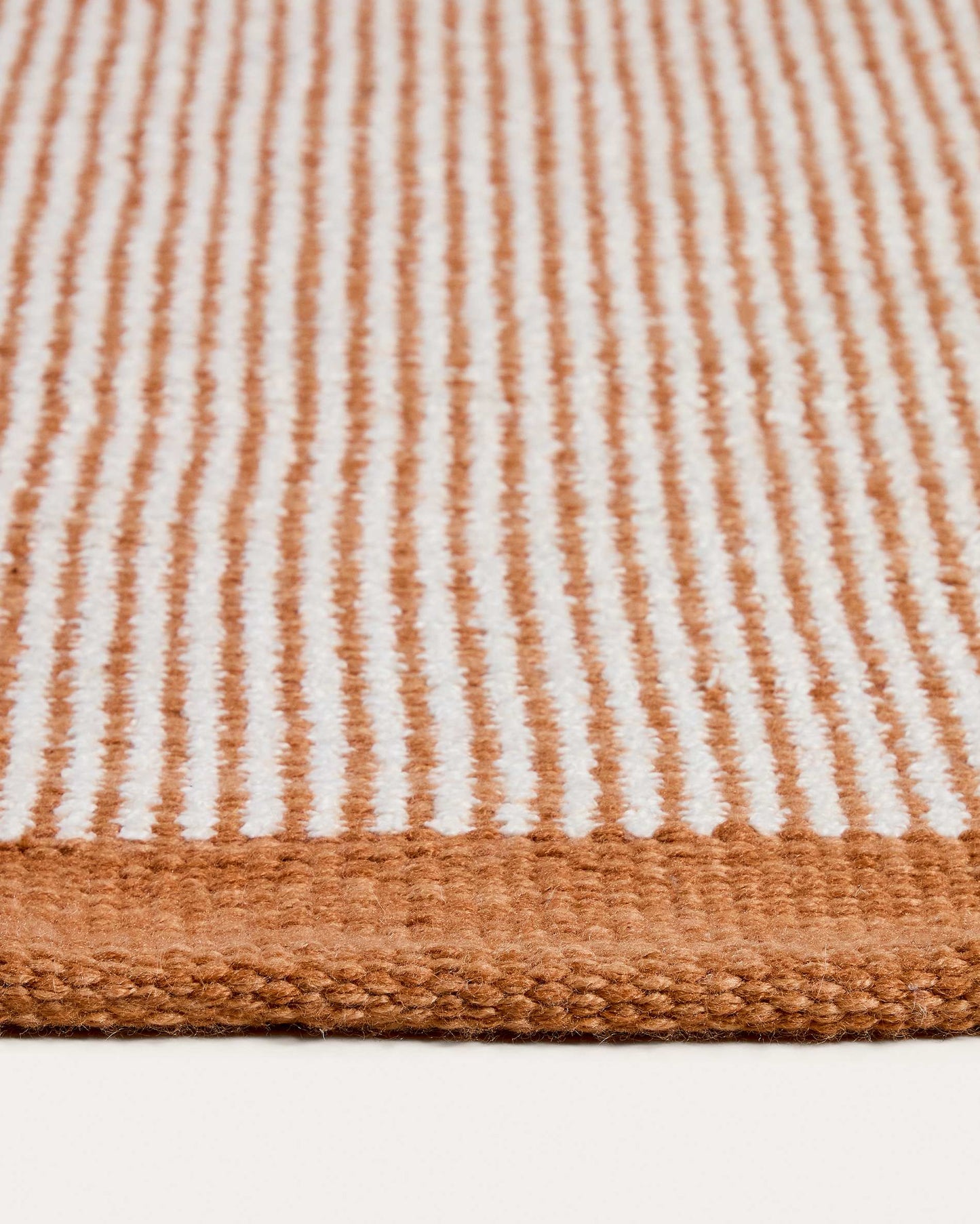 Tappeto Tinei 100% PET a righe arancione 200 x 300 cm