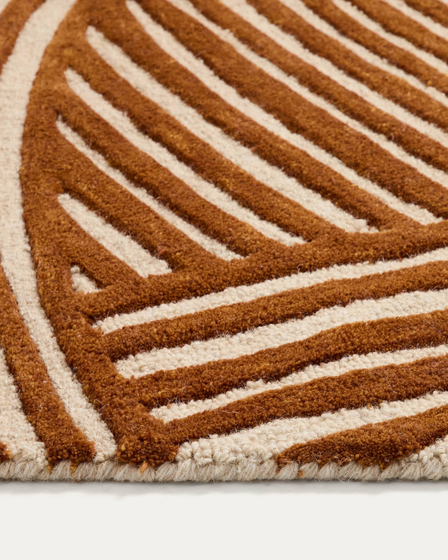 Tappeto Poreni in lana jacquard con contrasto beige 200 x 300 cm