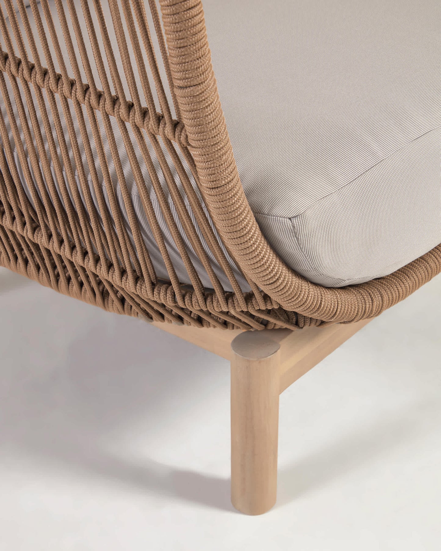 Divano Catalina 3 posti in corda beige e legno massello di acacia 170 cm